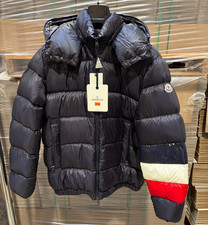 Moncler Willm Giubbotto Puffer Jacket in Navy...
