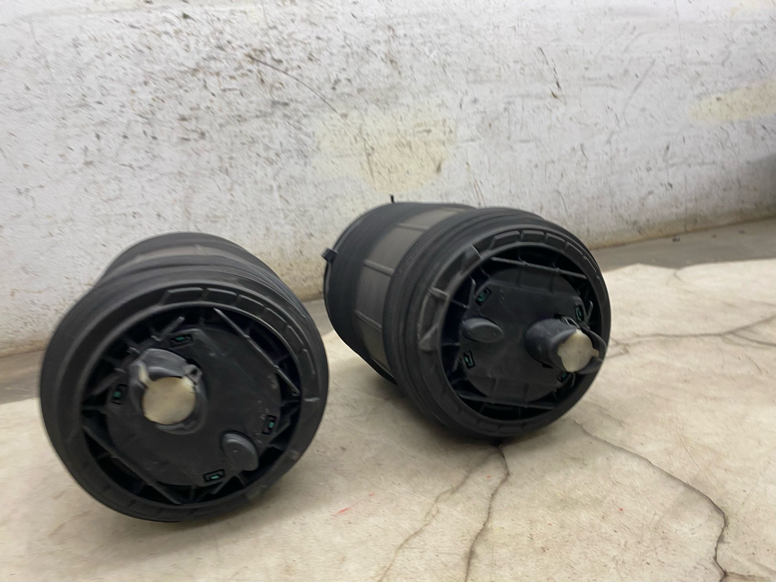 2015-2020 BENTLEY BENTAYGA OEM REAR RIGHT LEFT AIR SPRING SET 2 *109K* 4M0616002