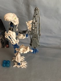LEGO set 8732 Toa Matoro VINTAGE BIONICLE Toa Inika 100% complete w/ instruction