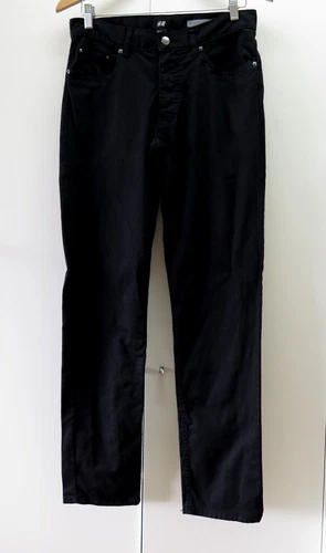 Stylish Black Slim Fit Jeans from H&M - Size 30
