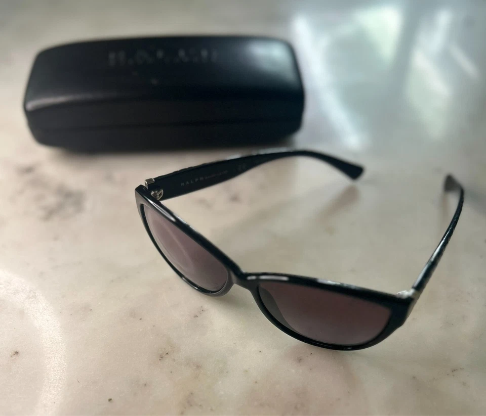 RALPH LAUREN 黑色 Cateye 太阳镜紫色镜片 RA5176 501/8H + 保护壳 58-14-135 — 第 2/4 张图片