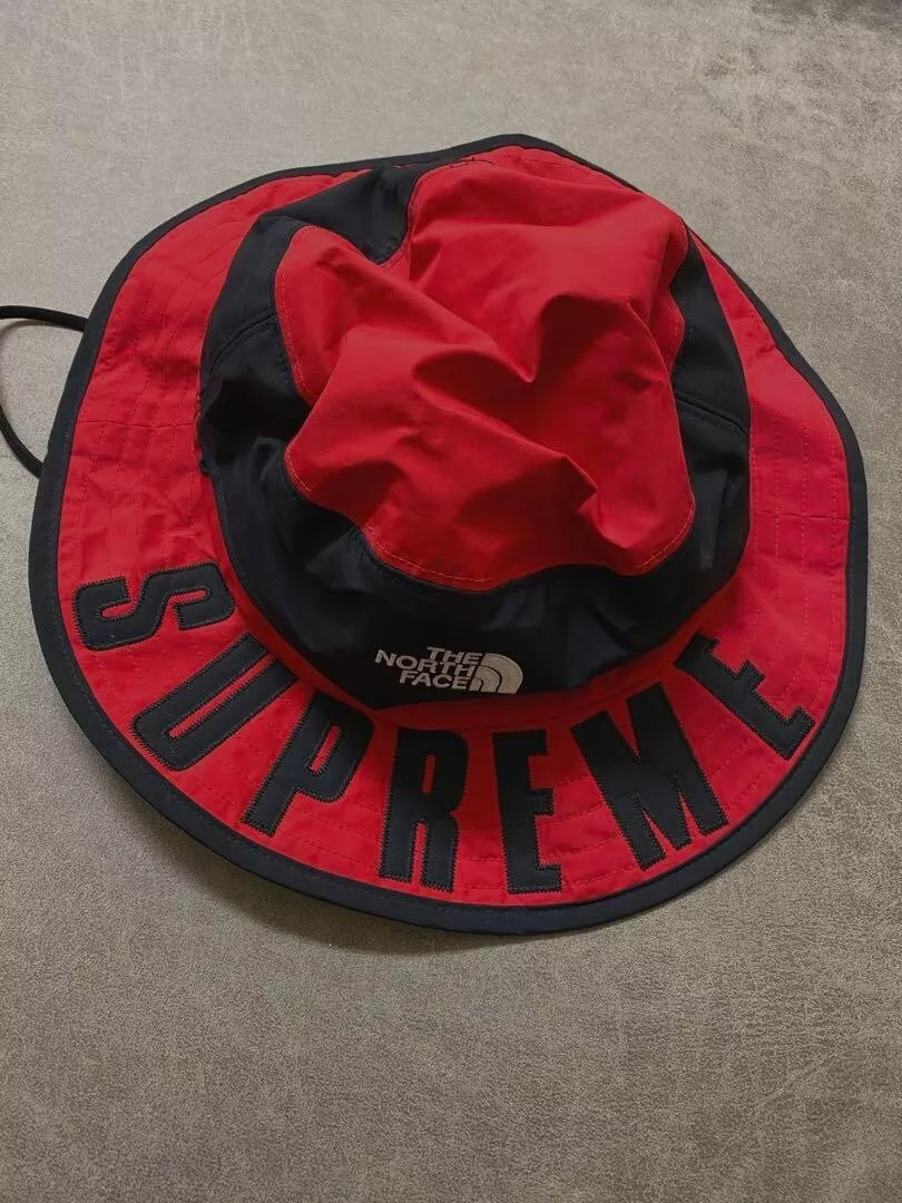 Chapeau Supreme x The North Face Arc Logo Horizon Breeze rouge L/G XL/TG