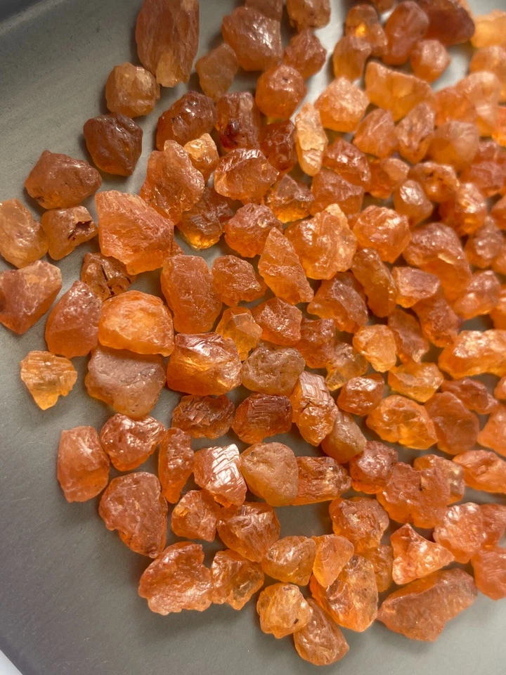 Natutal Orange Colour Spessartine Rough @ 377 cts - Image 4 of 4