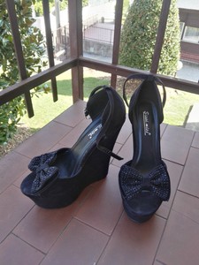 zeppe nere scamosciate