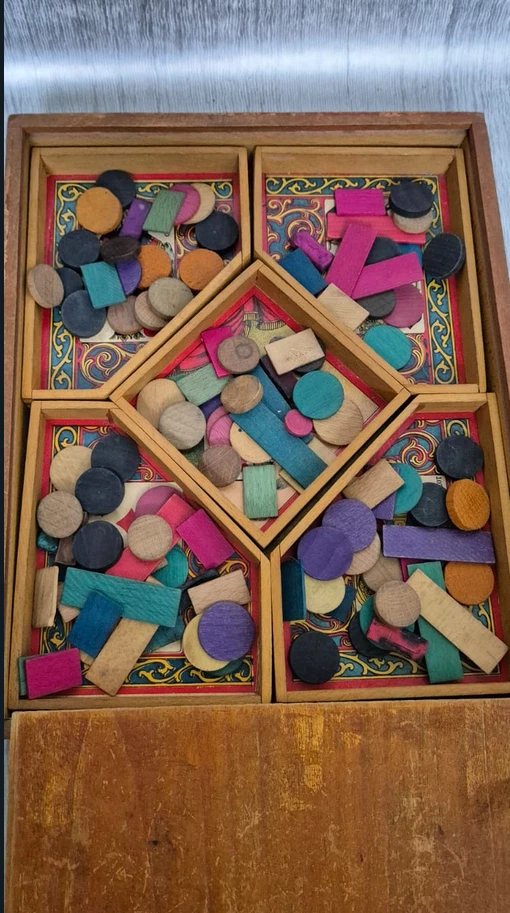 Magnifique Jeu ancien Nain Jaune bois jetons carton vintage décoration 1960's - Photo 2/4