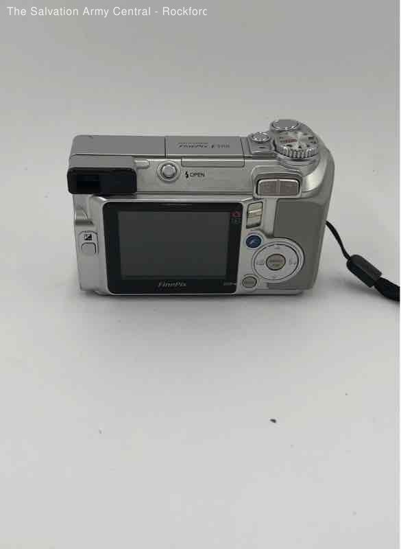 Appareil Photo Numérique Fujifilm FinePix E500 – 4.1 MP – Zoom Optique 3,6x – Occasion