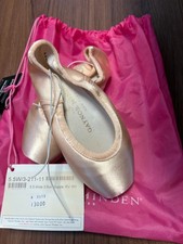 Gaynor Minden Pointe Shoes Made in the USA 5.5 Wide 3 Box Supple RV RH