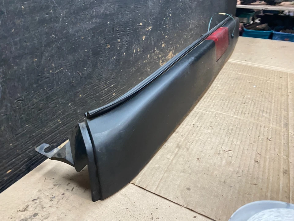 Tercera luz de freno Chevrolet Express 2003 a 2020 alerón V3380 DG Foto 3 de 4