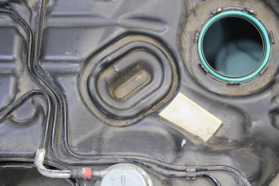 Dodge Challenger 2011-14 tanque de gasolina de 3,6 L 19,5 galones estadounidenses con escudo 68102695AF Foto 4 de 4