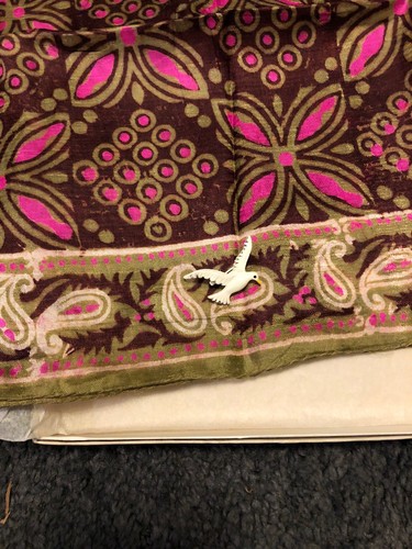 Vintage Woman’s 100% Pure Silk Scarf New In Box - Bild 4 von 7