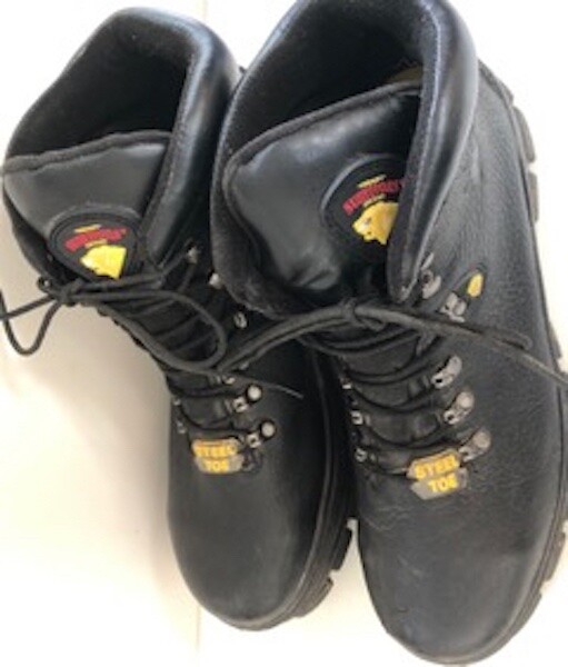 Young Bear Steel toe black leather boots Amazon.com: BEARPAW Boo Kid main image 2