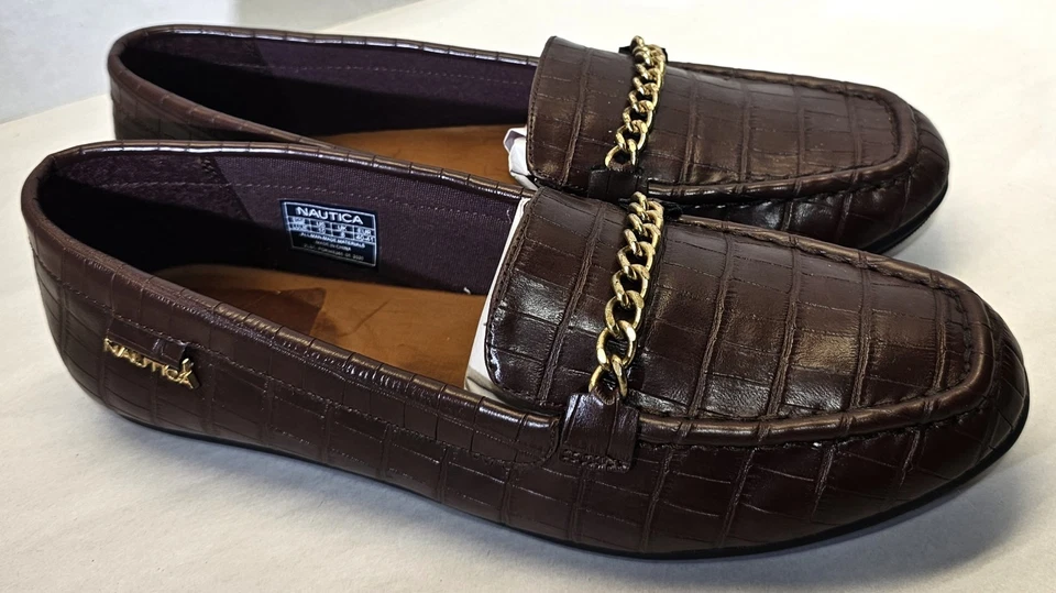 Nautica Women's Dark Brown Faux Leather Alligator Skin/ Gold Chain Shoe Size 10 - Image 4 of 4