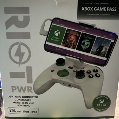 Riot PWR Mobile Cloud Gaming Controller for Lightning Connected iOS - White