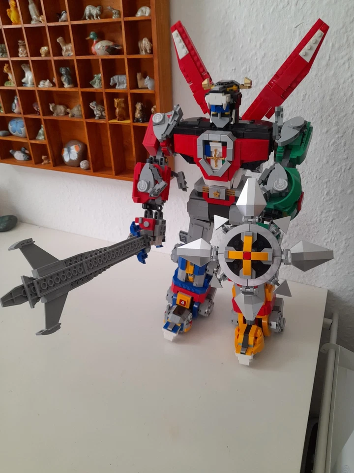 LEGO Ideas 21311 Voltron, photo 3 of 5