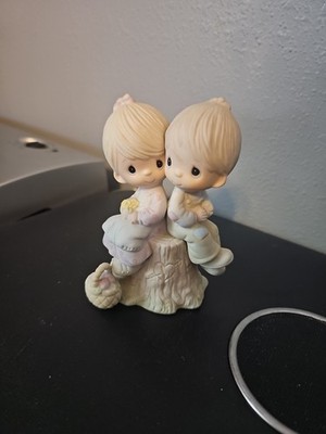 PRECIOUS MOMENTS FIGURINE - LOVE ONE ANOTHER - E-1376. 1976