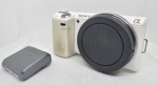 Imagen de Sony Alpha NEX-5N 16.1MP Digital Camera White SEL1855