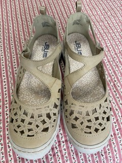 JBU Jambu Women's Size 8 M Slip On Easy Closure Memory Foam Closed Toe Sandals