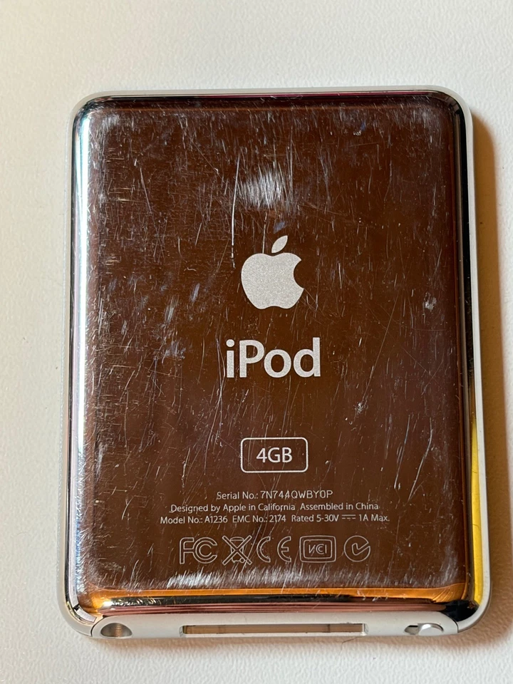 Apple iPod nano 3. Generation 3g silber (4GB) A1236 sehr guter Zustand Händler - Bild 4 von 4