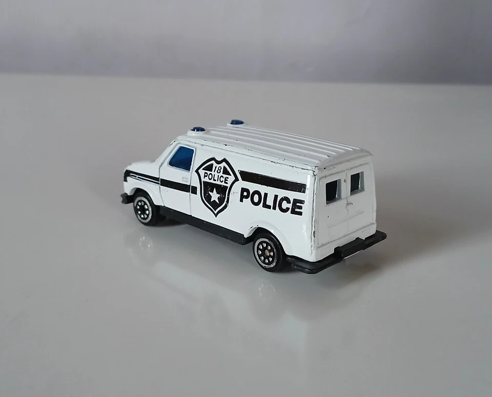 Unbranded Ford Police Van - Image 2 of 3