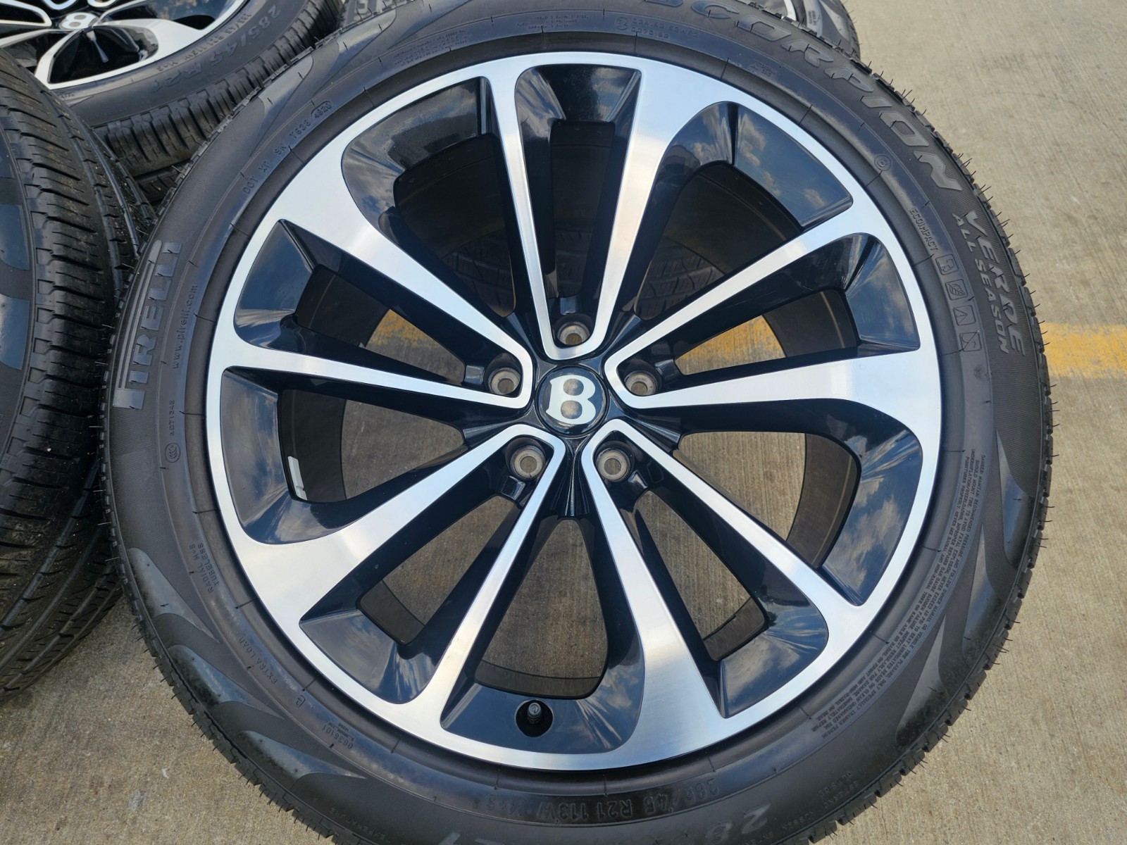 Bentley Bentayga LOWER Wheel