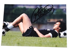 AUTOGRAFO MICHEL PLATINI BELLISSIMA FOTO CON MAGLIA ALLENAMENTO JUVENTUS ANNI 80