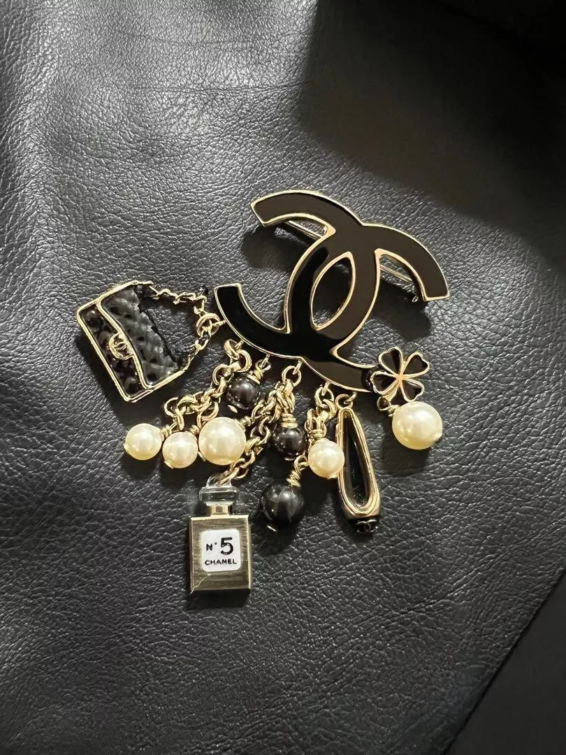 CHANEL No.5 CC COCO Logo Brooch Gold Pearl Black Authentic w/Box