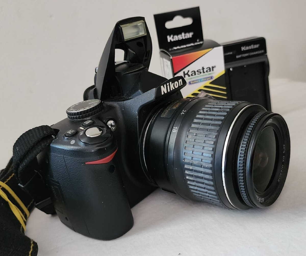Nikon D3000 10.2MP DSLR Camera Kit w/ AF-S DX 18-55mm Lens