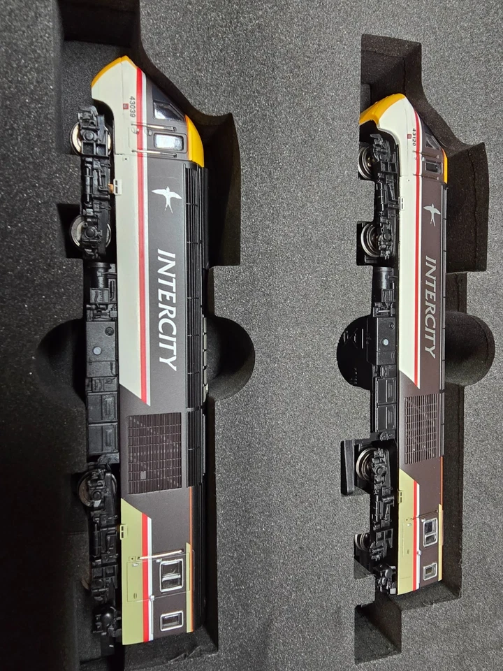 2D-019-014 N GAUGE DAPOL CLASS 43 HST NINTERCITY SWALLOW DCC READY NEW - Image 4 of 4