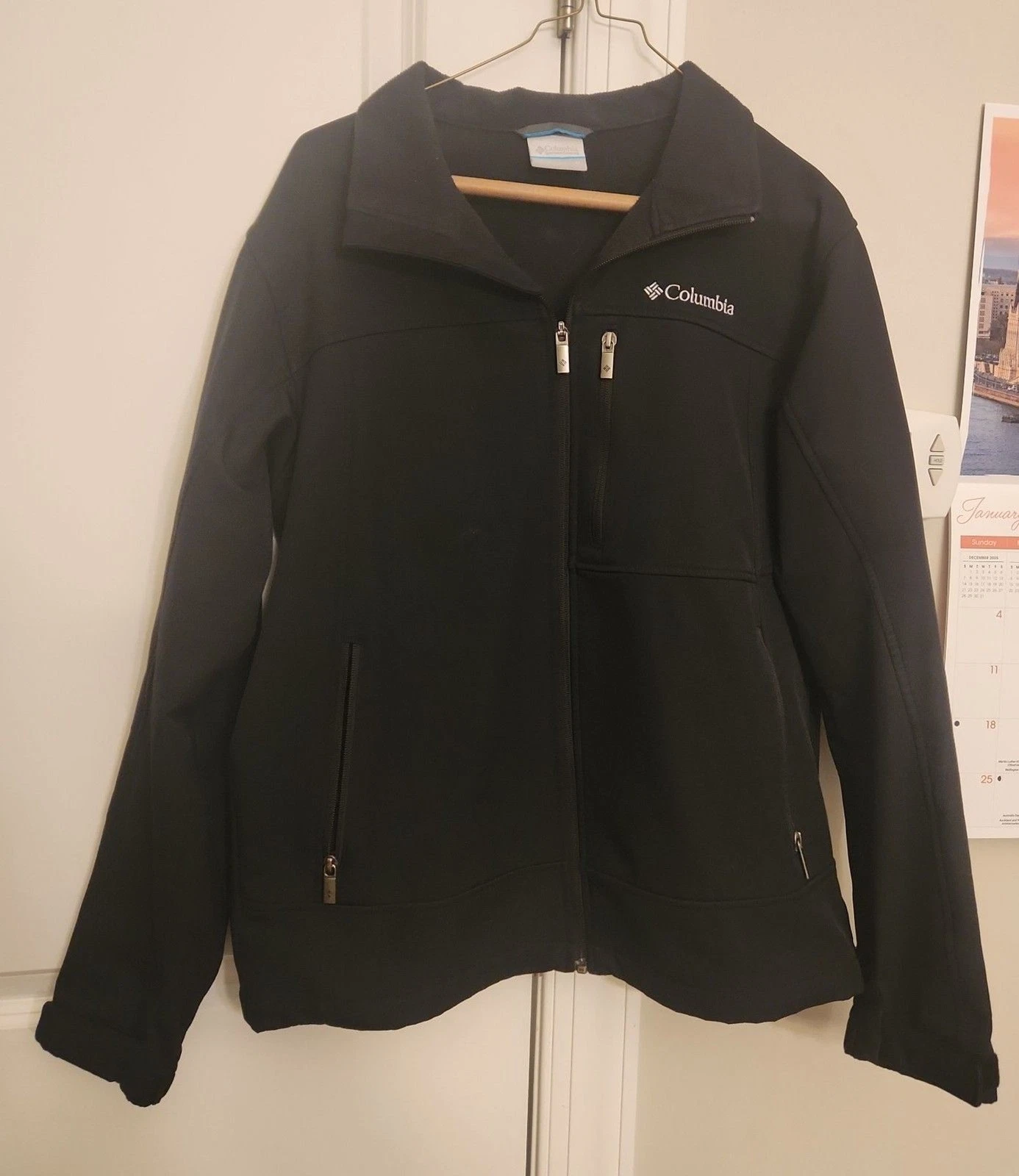 Columbia Men's Black Ascender Softshell Jacket Size M
Opens in a new window or tab