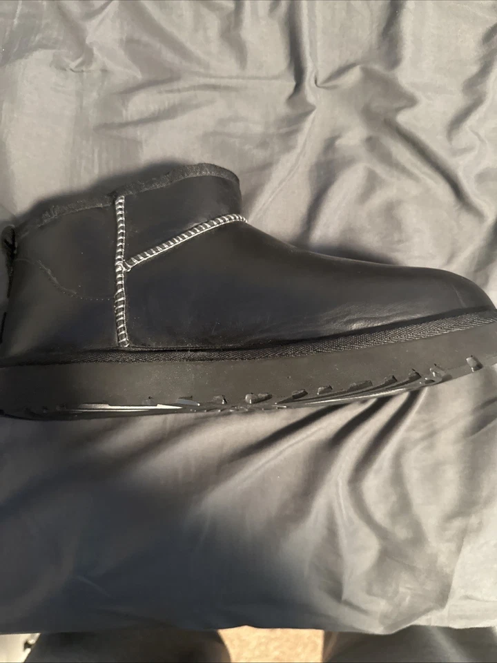 Uggs USA talla 10  Foto 3 de 4