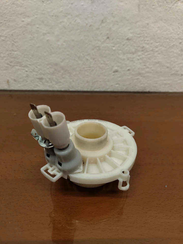 Miele Spülmaschine Heizung Umwälzpumpe M.Nr. 9453332 1920 - 2100W #TE696 - Bild 2 von 4