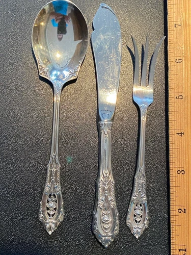 WALACE ROSE POINT STERLING SILVER SERVER 1 SUGAR, 1 MASTER BUTTER  1 LEMON 1 BID