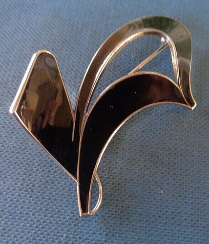 Vintage Norwegian Sterling Silver & Black Enamel Brooch - Ivar Holt of Norway - Picture 6 of 6