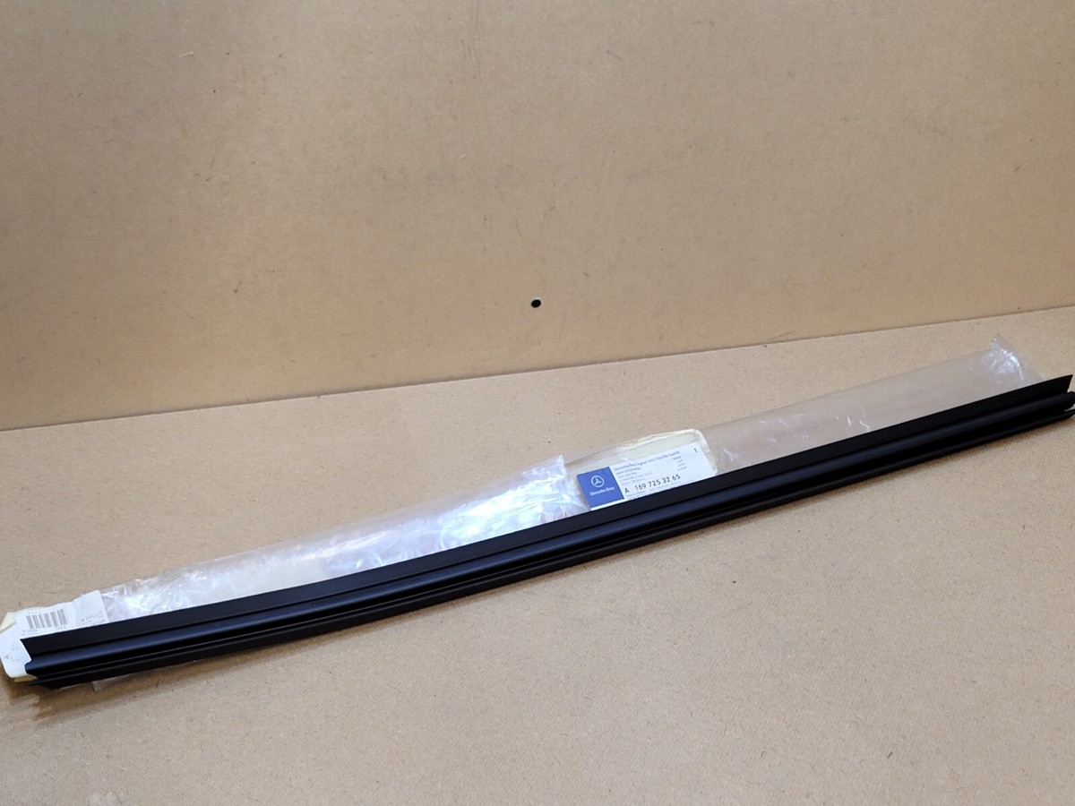 Genuine Mercedes W169 W245 Front Door Window Seal Gasket