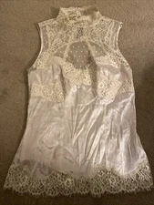 BEBE IVORY LACE SILK BLEND MOCK NECK TANK TOP SIZE XS