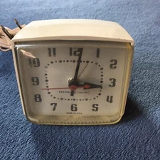 Vintage GE General Electric Alarm Clock White Small 7223C 100% Works Mid Century