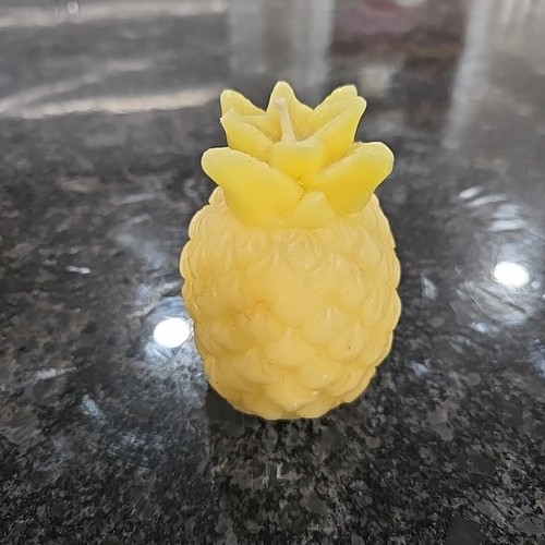 Small Yellow Pineapple Shapped Candle - Picture 8 of 16