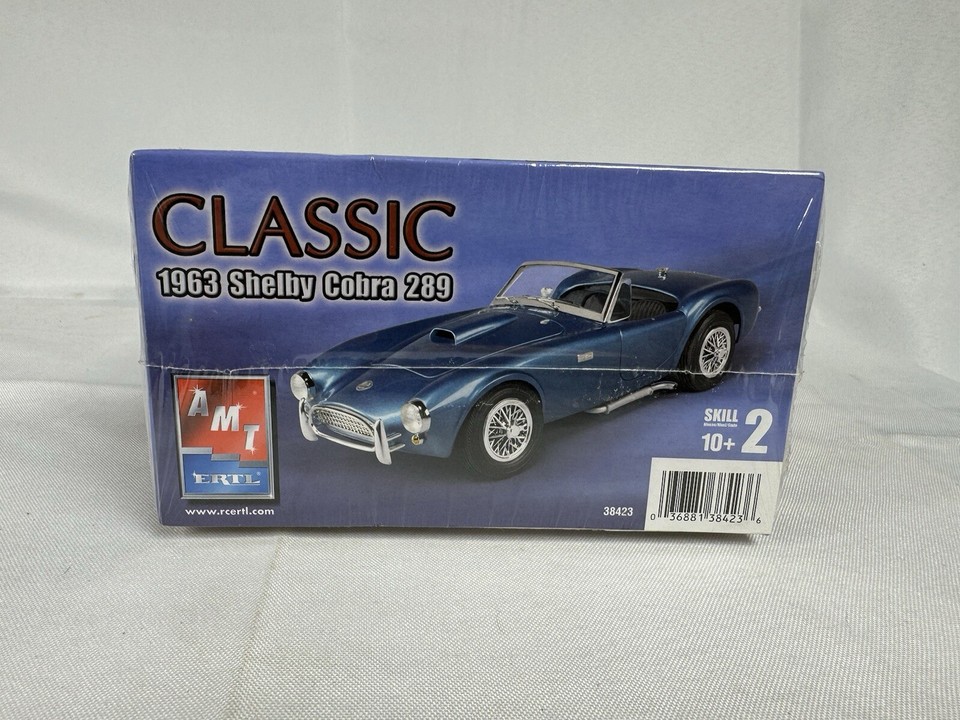 Classic Shelby Cobra Ford 289, 1/25 Model Car Kit #38423 SEALED, AMT ...