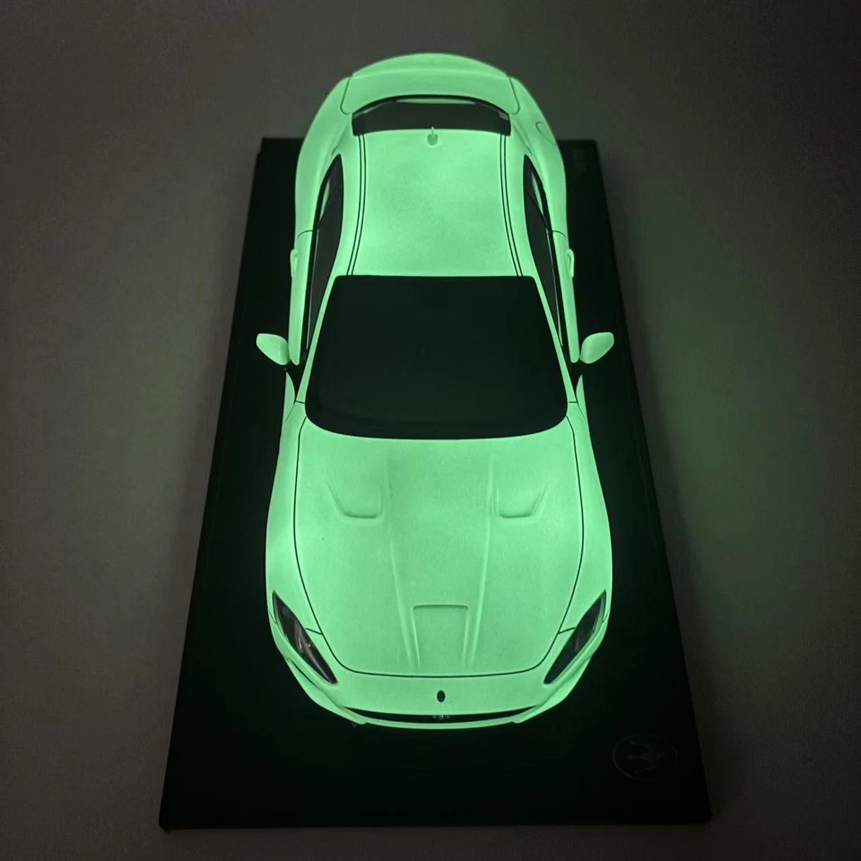1:18 Maserati Gran Turismo MC Luminous green Resin Model - Image 3 of 4