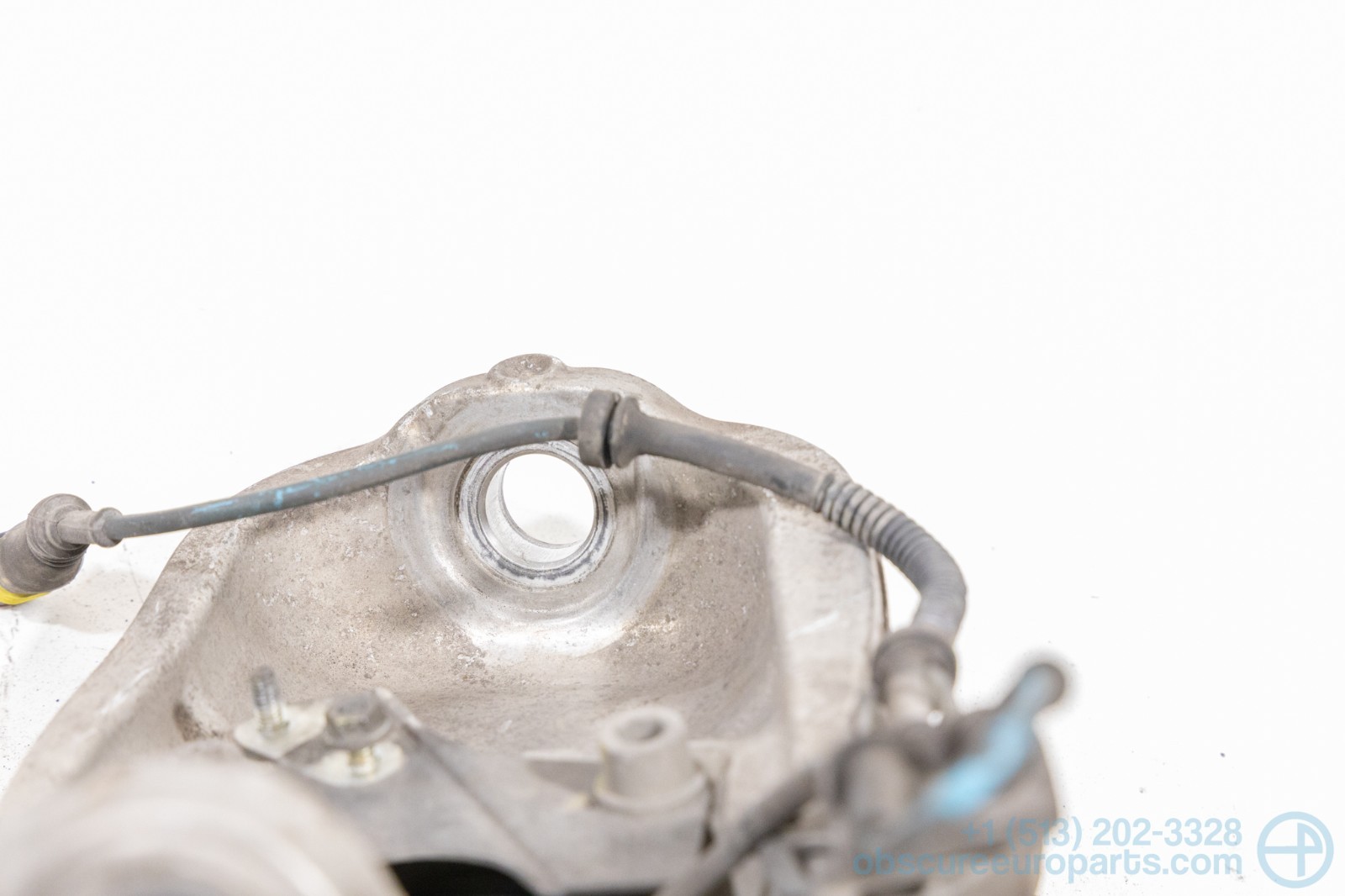 Used 2003-2007 Maserati M139 Quattroporte Front Left Hub Assembly