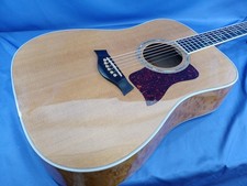TAYLOR 610 acoustic guitar