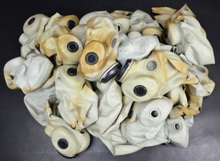 DDR NVA Konvolut 28x Gasmaske TSM PBF "Hamster" Grenztruppen mit Schäden 11813