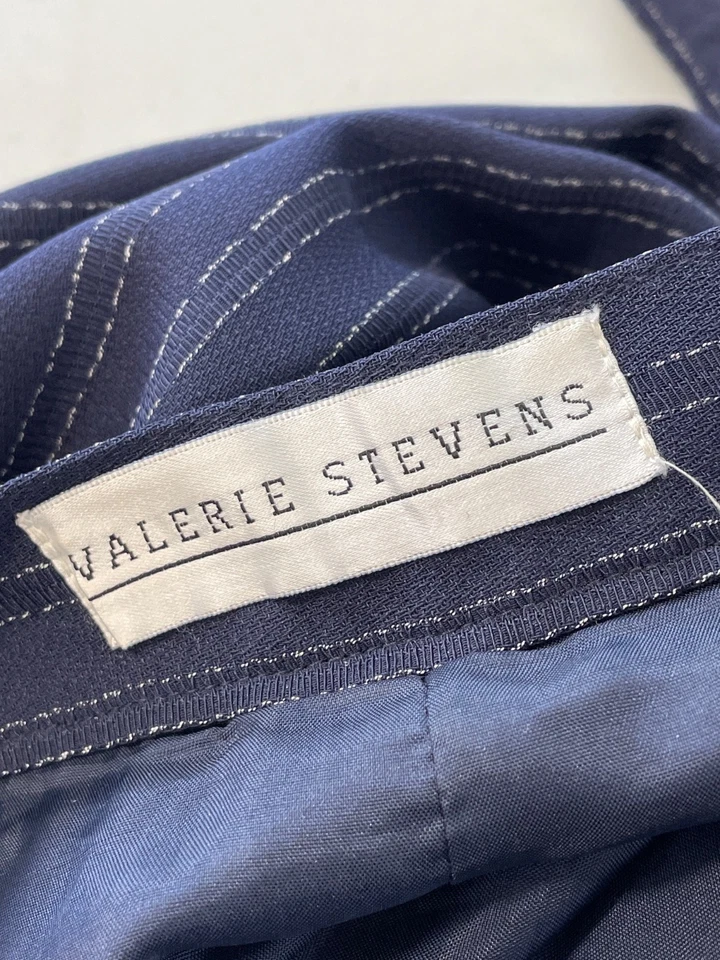 复古 90 年代 Valerie Stevens 套装 10 码海军蓝金属细条纹两件式 — 第 4/4 张图片