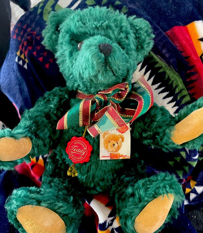 Hermann Musical Christmas Mohair Bear “We Wish You A Merry Christmas” 83/800 VGC