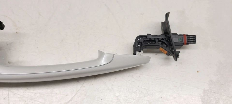 Manija de puerta de acceso confort pasajero trasero derecho bmw f31 328 metal blanco mineral Foto 3 de 4