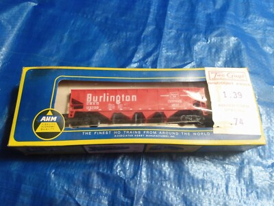HO AHM Burlington 40  4- Bay Hopper CB&Q # 172700