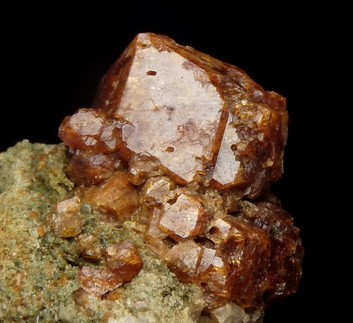 GARNET var. GROSSULAR crystals --- NORWAY - Nordland - Vefsn - Toven /pk875 - Picture 7 of 10