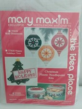 Mary Maxim Needlework Christmas Treat Containers Plastic Canvas Needlepoint Kit