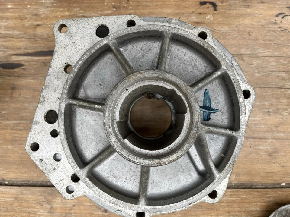 AUTO-UNION AUDI 100 LS 100 COUPE 1972 1973 1974 Drive Housing 019409131A N.O.S - Image 4 of 4