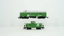 Bachmann HO Burlington Northern BN EMD F9 Diesel Loco & Caboose Combo NEW W18-4